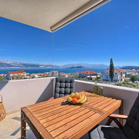 Apartment Ming - Pool, Sea-view And Peace Slatine