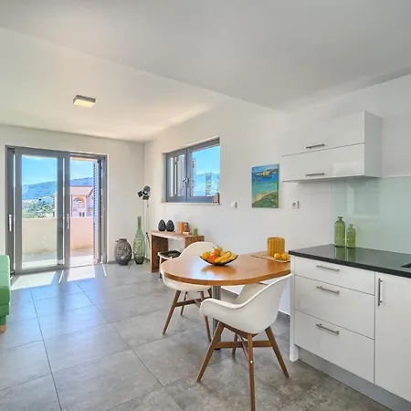Ming - Pool, Sea-view And Peace Apartment Slatine