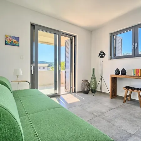 Ming - Pool, Sea-view And Peace Apartment Slatine