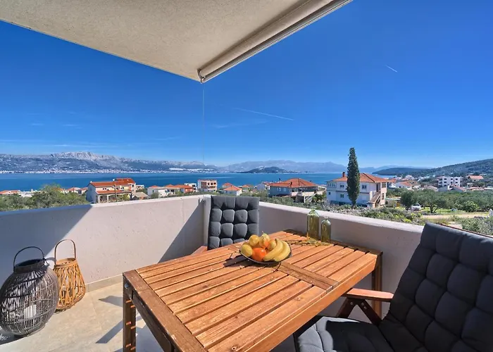 Apartment Ming - Pool, Sea-view And Peace Slatine