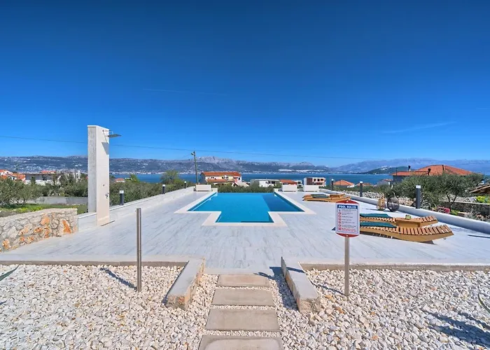 Apartment Ming - Pool, Sea-view And Peace