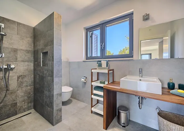 Apartment Ming - Pool, Sea-view And Peace Slatine