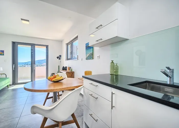 Ming - Pool, Sea-view And Peace Apartment Slatine